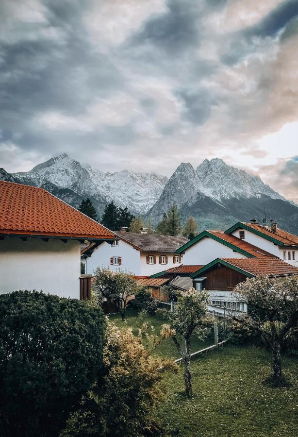 Haus Mit Wunderschoenem Ausblick Und Garten Гармиш-Партенкирхен Екстериор снимка