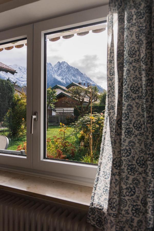 Haus Mit Wunderschoenem Ausblick Und Garten Гармиш-Партенкирхен Екстериор снимка